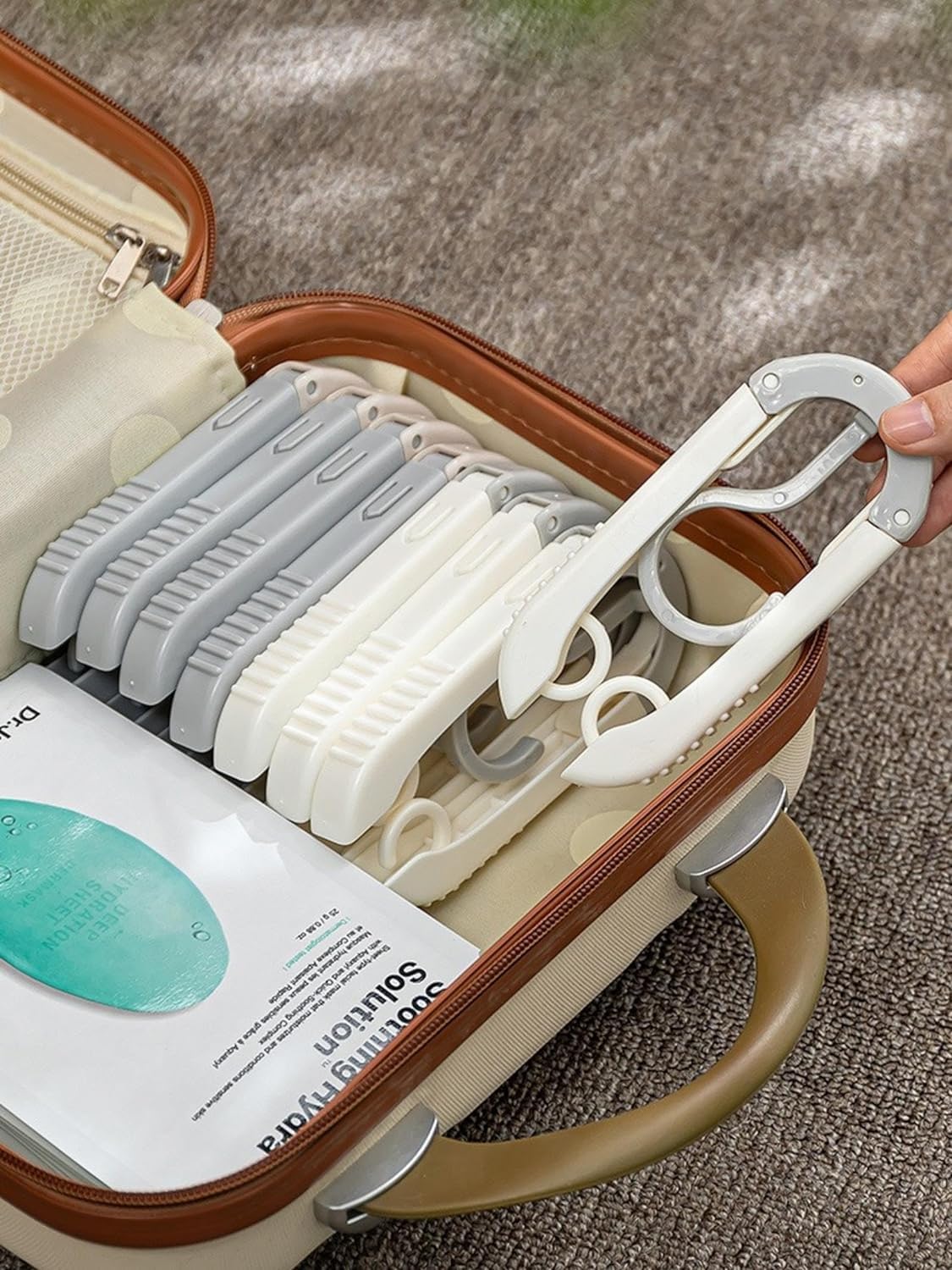cintres-pliables-ultra-minces-spacesaver-pratique-transport