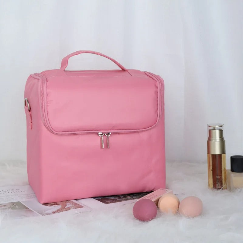 malette maquillage compacte multicouche facilite les deplacements