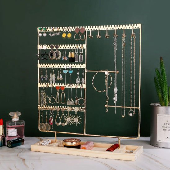 présentoirs-à-bijoux-optimise-l-espace