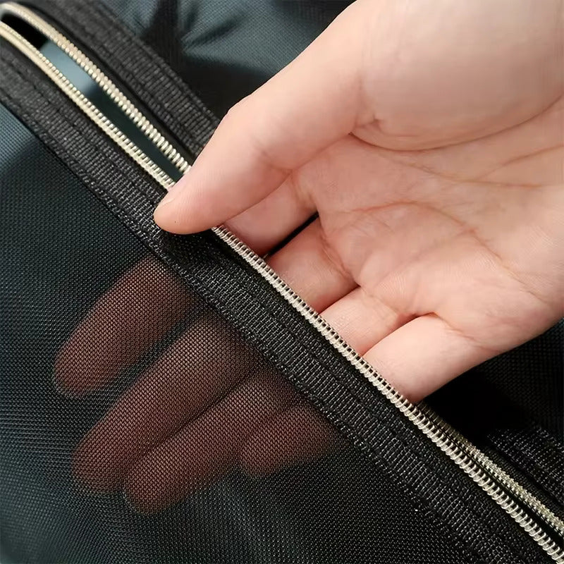 trousse-de-maquillage-transparente-maille-noire-offrant-suffisament_espace